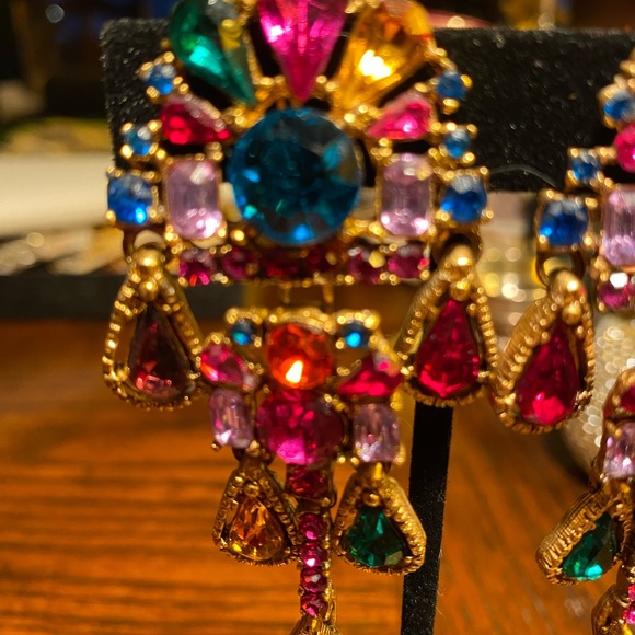 THELMA DEUTSCH EARRINGS: Multi colored teardrop colored stone Dangle in old gold - Picture 4 of 5
